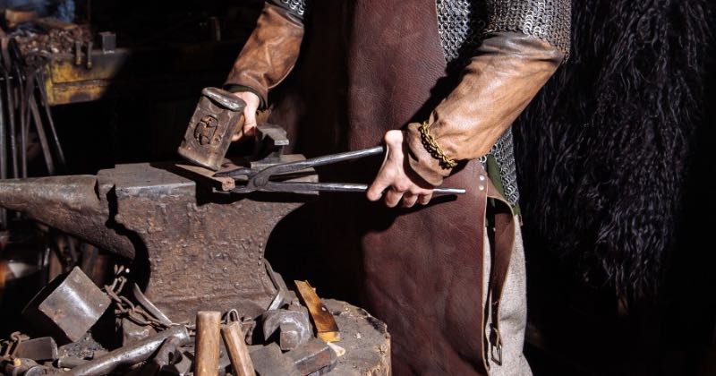 Curso gratuito de herrero, cerrajero, instalador de aluminio y forjador