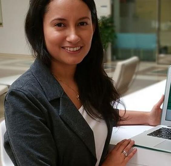 La imagen tiene un atributo ALT vacío; su nombre de archivo es quote01.jpg