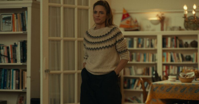 Amanda Peet Delivers Sharp Comedy in New 'Fantasy Life' Sneak Peek