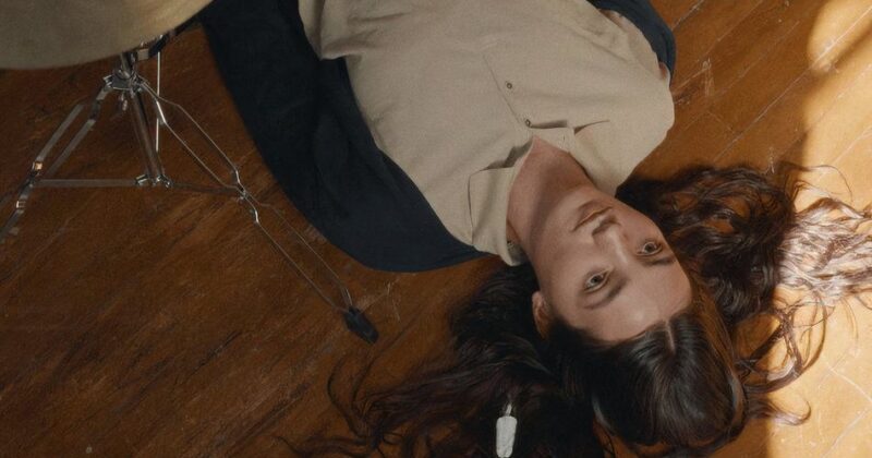 How Chris Evans' Most Notorious Flop Helped Shape the Wild Spirit of Edie Arnold Is a Loser