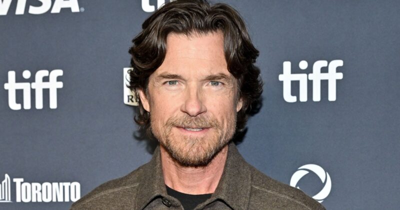 Jason Bateman Returns to the Director’s Chair with Netflix Crime Comedy ‘The Cackling of the Dodos’