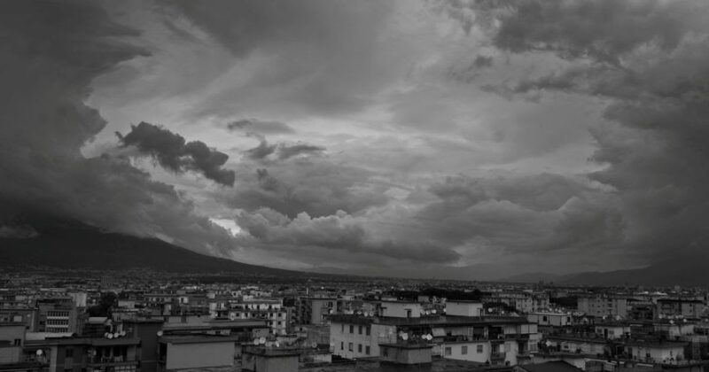 Pompei: Below the Clouds – A Stunning Portrait of Life on the Brink in Naples
