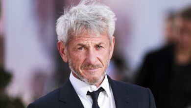 Sean Penn's Unexpected Oscars No-Show: A Stand with Ukraine Over Hollywood Glamour