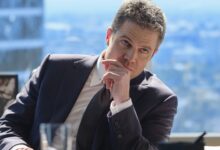 Stephen Amell Revives Baywatch: FOX Kicks Off Filming of the Cult Series Reboot at Venice Beach