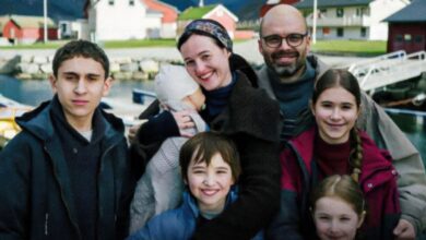 Fjord: Un Drama Profundo que Explora la Amistad y la Fe a Través de Contrastes Culturales y Religiosos