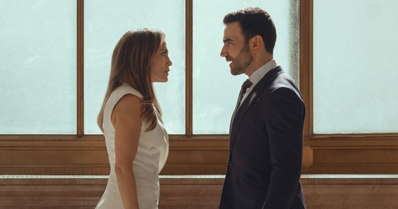 Jennifer Lopez Regresa a Netflix con 'Office Romance', una Comedia Romántica que Promete Conquistar al Público