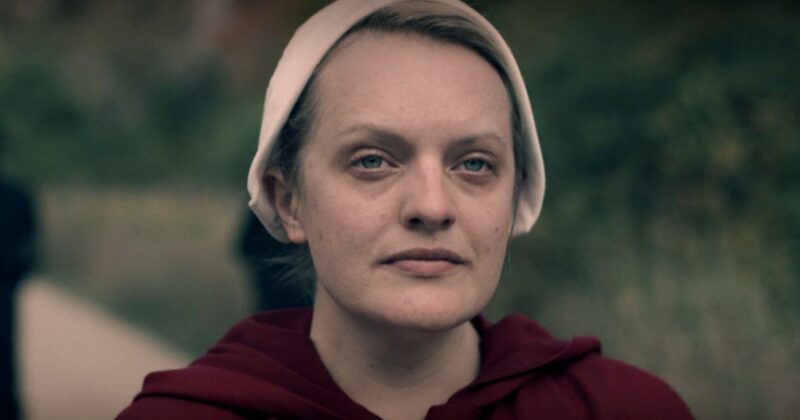 El Impacto de Elisabeth Moss en The Testaments: Revelaciones y Conexiones con The Handmaid's Tale
