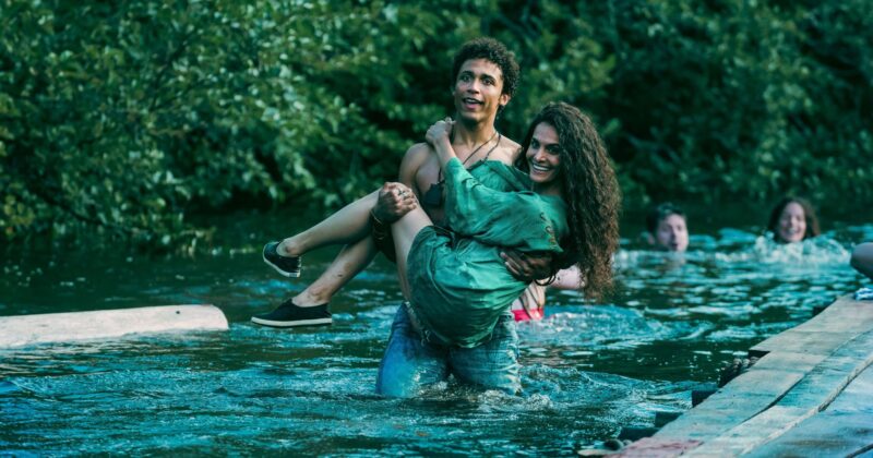 El significado del Lago de Lágrimas en "From" y por qué Jim le pide a Ethan encontrarlo