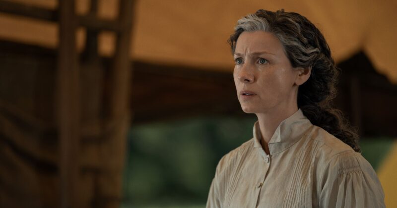 El Misterio del Cabello Blanco de Claire en Outlander: Revelación Tras Años de Intriga