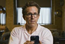 Wrexham AFC, el club de Ryan Reynolds, se queda fuera de los playoffs y su documental sigue cautivando a los fans del fútbol