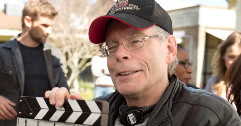 Stephen King Elogia la Nueva Serie de Ciencia Ficción de Netflix como una Verdadera Delicia
