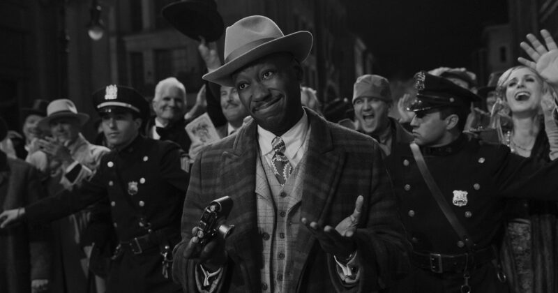La inspiración real detrás de Robbie Robertson en Spider-Noir revelada por Lamorne Morris