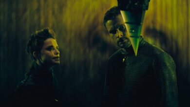The Peripheral: Cuando Inception se encuentra con Blade Runner en una serie cyberpunk imprescindible de Prime Video