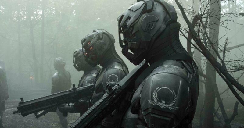 Altered Carbon: La serie cyberpunk de Netflix que revolucionó la construcción de mundos en la ciencia ficción