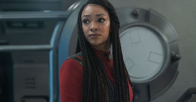 Sonequa Martin-Green revela su interés en un crossover de Star Trek interpretando a la Capitán Burnham