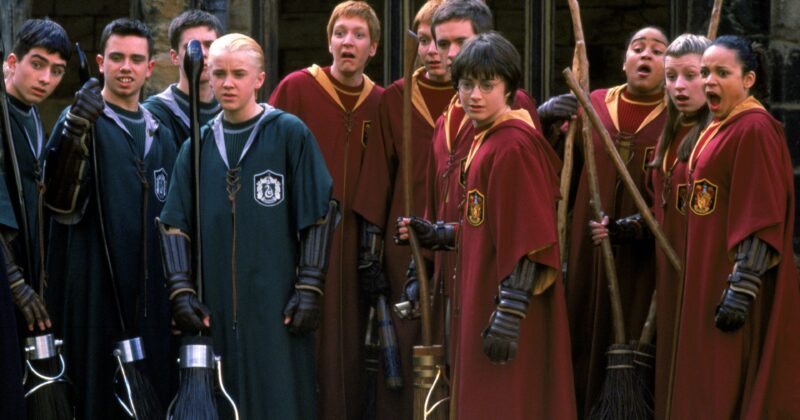HBO Revela los Increíbles Nuevos Uniformes de Quidditch para Slytherin y Gryffindor en la Serie de Harry Potter