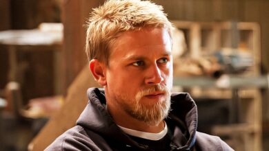 La serie subestimada de Charlie Hunnam ideal para ver antes de su nuevo drama criminal en Prime Video