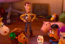 Tom Hanks explica el diseño renovado de Woody en Toy Story 5 y por qué su calva tiene sentido