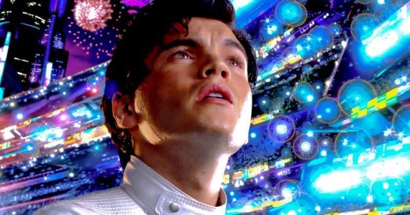 La sorprendente vigencia de Speed Racer: Emile Hirsch reflexiona sobre el legado de un clásico de culto moderno