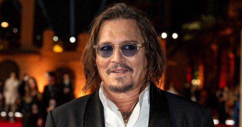 Johnny Depp Reinventa a Ebenezer Scrooge en una Adaptación Sobrecogedora de Cuento de Navidad