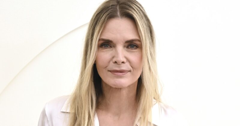 Michelle Pfeiffer muestra interés en rehacer Dark Shadows tras la versión de Tim Burton y Johnny Depp
