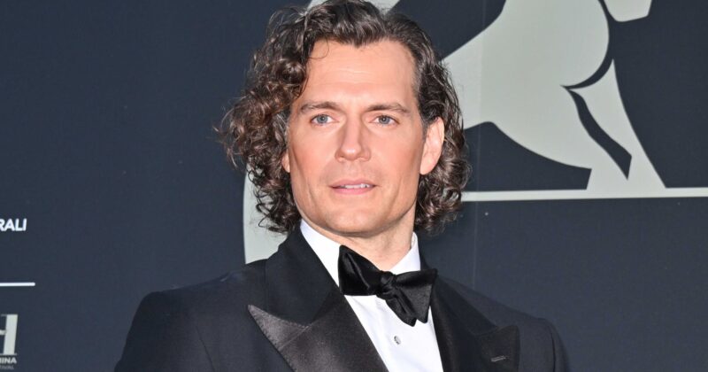 Henry Cavill Encarna el Ícono Escocés Connor MacLeod en el Rodaje del Nuevo Highlander