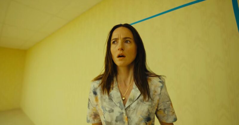 Backrooms: Nuevo tráiler revela espacios liminales y Poolrooms en la esperada película de terror de A24