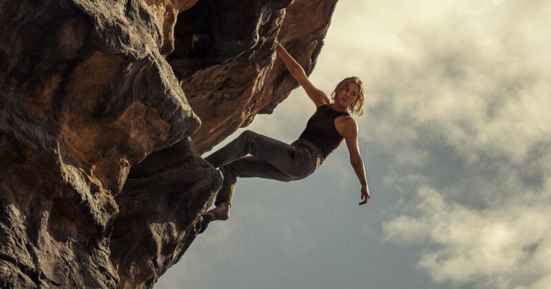 El thriller de acción Apex de Charlize Theron en Netflix sorprende con baja calificación pero alto nivel de audiencia