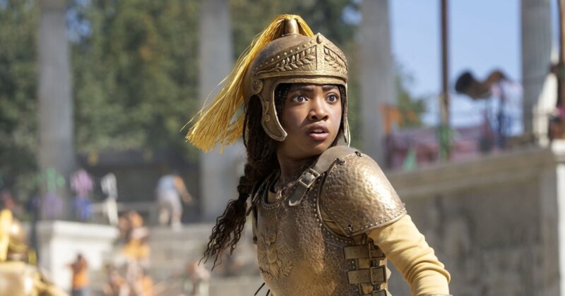 Cómo la Serie de Percy Jackson en Disney+ Supera a Harry Potter en Amplitud y Ambición Fantástica