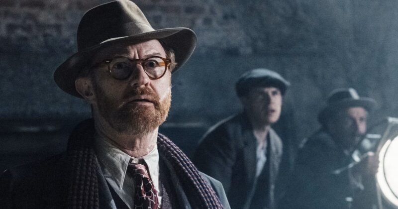 Bookish: La nueva joya del drama detectivesco histórico que marca el regreso triunfal de Mark Gatiss