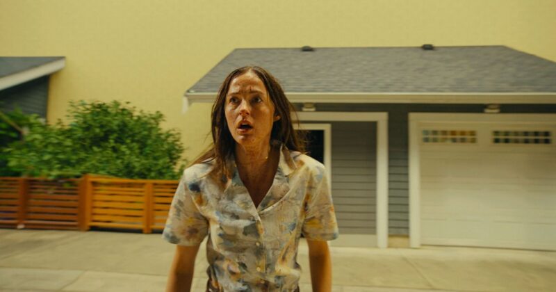 Backrooms: Cómo A24 y Kane Parsons Crearon un Universo de Horror Inmersivo en Más de 30,000 Pies Cuadrados
