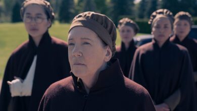 Bruce Miller revela los planes para múltiples temporadas del spin-off de The Handmaid's Tale, The Testaments