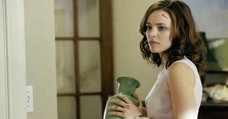 La Actuación Impactante de Rachel McAdams en 'Red Eye', el Thriller de Wes Craven que Redefine el Género