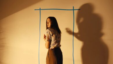 De Creepypasta a Película de culto: la historia detrás de Backrooms y su salto a la gran pantalla