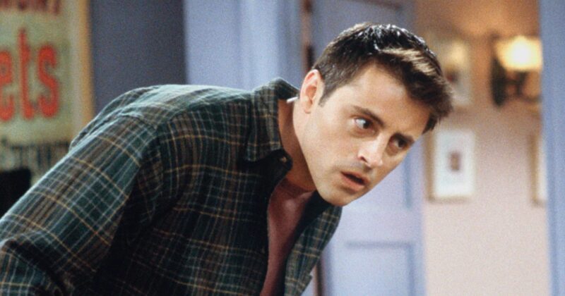 La Evolución de Joey en Friends: De Carácter Complejo a Parodia Involuntaria