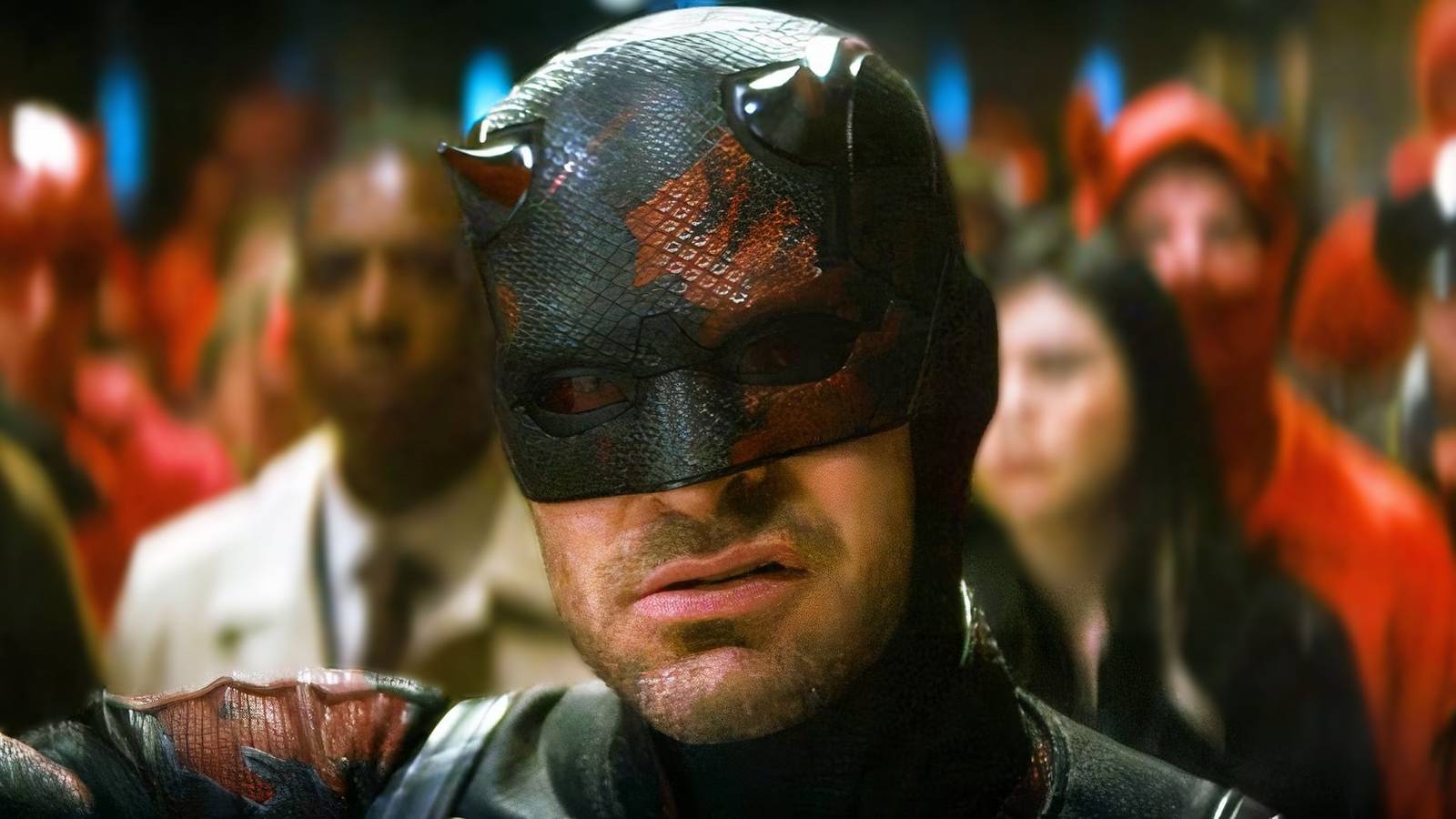 Matt Murdock levanta los brazos en el final de Daredevil: Born Again temporada 2