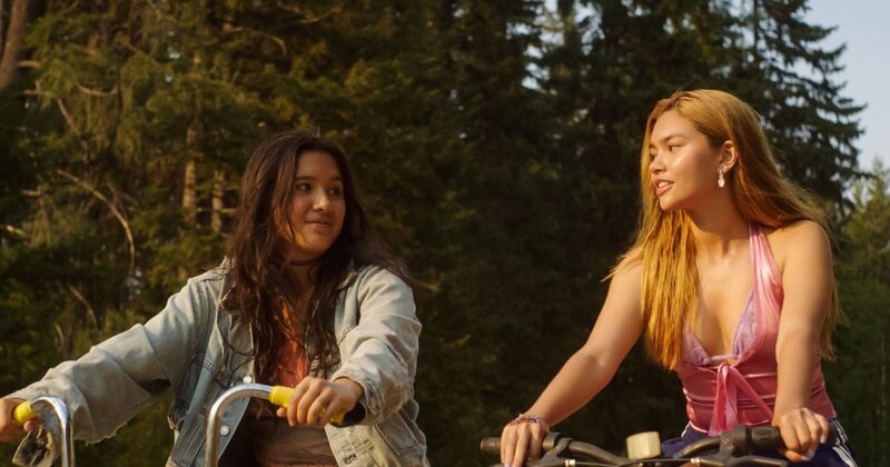 Girls Like Girls: Un debut cinematográfico que redescubre el romance adolescente con autenticidad y sensibilidad