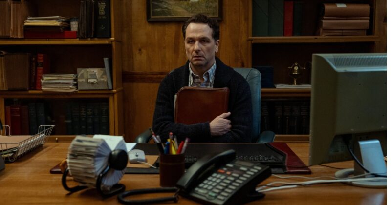 Matthew Rhys y su papel clave en Perry Mason: Un drama criminal que no puedes dejar pasar antes de Widow's Bay