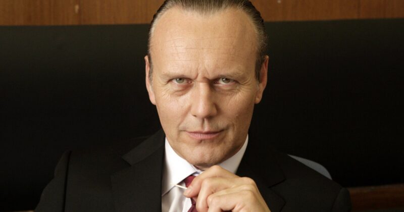 Anthony Head: Explorando 10 de sus Roles Más Subestimados en la Televisión