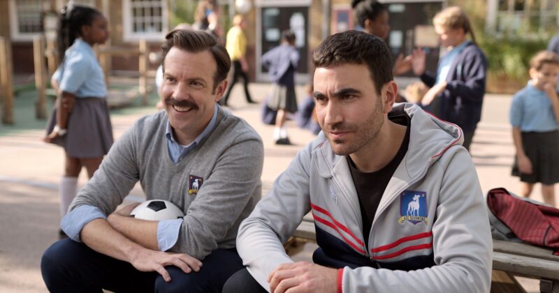 Brett Goldstein Brilla en Netflix con 'Office Romance', su Nueva Comedia Tras el Éxito de Ted Lasso