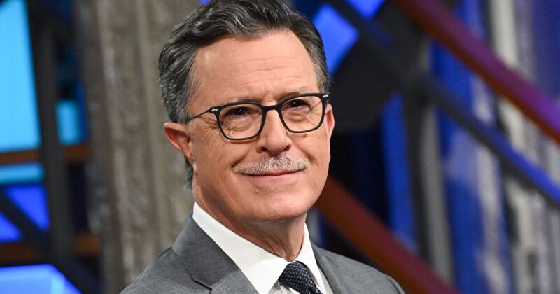 El Último Giro de Stephen Colbert: Cómo Una Broma Final Contra CBS Terminó en Multa