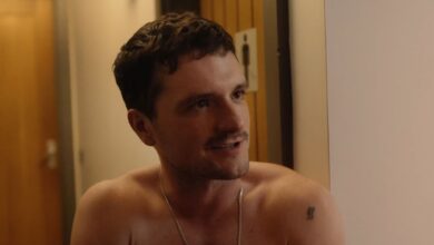 Josh Hutcherson Deslumbra con Encuentro Coqueto en el Pasillo en la Comedia Romántica Let's Love