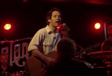 El Encuentro Inesperado de Paul Rudd y Nick Jonas en Power Ballad: Tras Bastidores de una Colaboración Única
