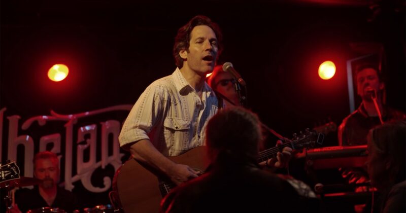 El Encuentro Inesperado de Paul Rudd y Nick Jonas en Power Ballad: Tras Bastidores de una Colaboración Única