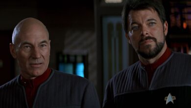 El Renacer de las Uniformes en Star Trek: Cómo First Contact Redefinió la Imagen de Starfleet