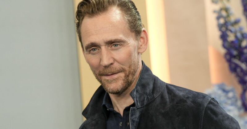 Tom Hiddleston protagoniza "Pompeya: Fuera del Tiempo", la nueva serie histórica de Disney+ y National Geographic