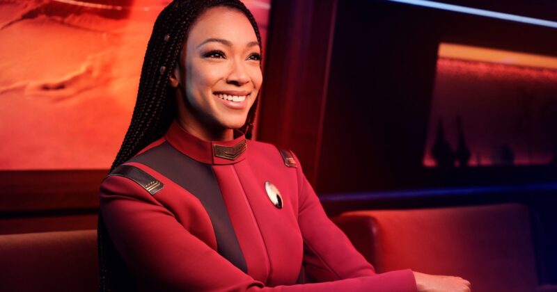 El final de Star Trek: Discovery supera a Strange New Worlds en un aspecto clave de sus romances