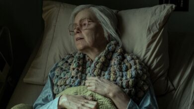 Midnight Mass de Netflix: La Serie de Vampiros que Revoluciona el Terror con una Narrativa para Maratones