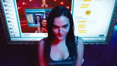 Cam, la película de terror tecnológico de Blumhouse, disponible para streaming gratuito tras su retirada silenciosa de Netflix