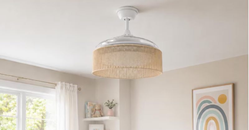El ventilador de techo que parece una lámpara de diseño y refresca sin hacer ruido